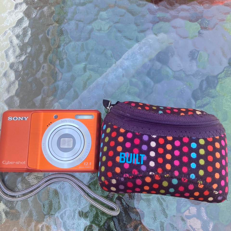 Sony Cyber-shot DSC-S2100 12.1MP Orange Steadyshot Image Compact Digital Still Camera TESTED WORKS Rare