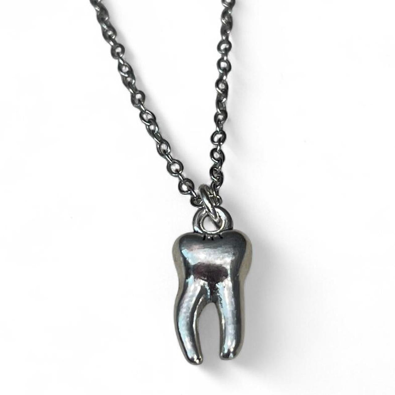 Antique Vintage Silver tooth With wings Necklace - Silver necklace with teeth pendants - Mystical animal tribal —- Boho Gothic Grunge jewelry necklaces , Emo rock accessories