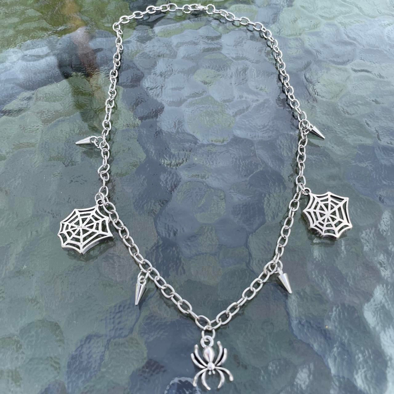 1pc Gothic Silver Rivet Spike Spiderweb and spider Necklace Y2K Punk silver Necklace Boho Grunge Clavicle Chain Unisex