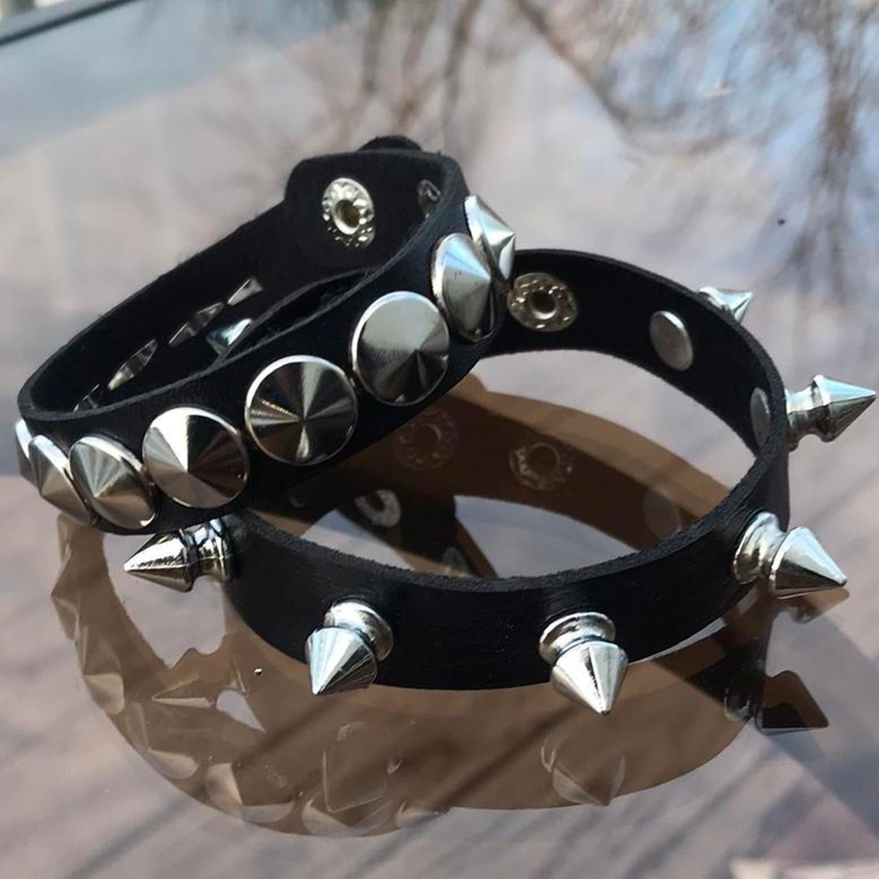 2 PCs faux leather spike studded Bracelets — Silver spike bracelets and silver studded bracelet - Adjustable Punk Cuff Bangle wristband Jewelry Rock —Gothic Punk alternative Emo Grunge Y2K wristbands
