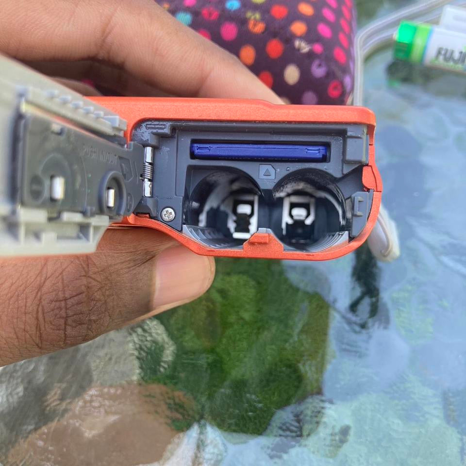 Sony Cyber-shot DSC-S2100 12.1MP Orange Steadyshot Image Compact Digital Still Camera TESTED WORKS Rare