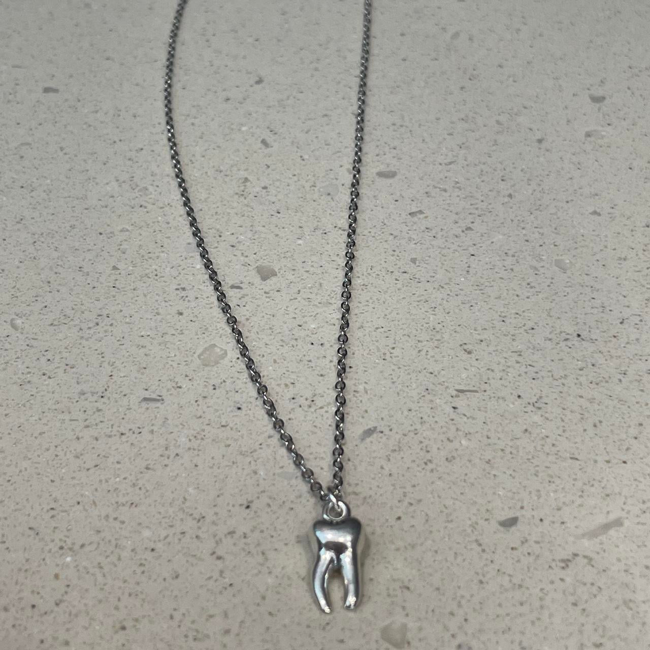 Antique Vintage Silver tooth With wings Necklace - Silver necklace with teeth pendants - Mystical animal tribal —- Boho Gothic Grunge jewelry necklaces , Emo rock accessories