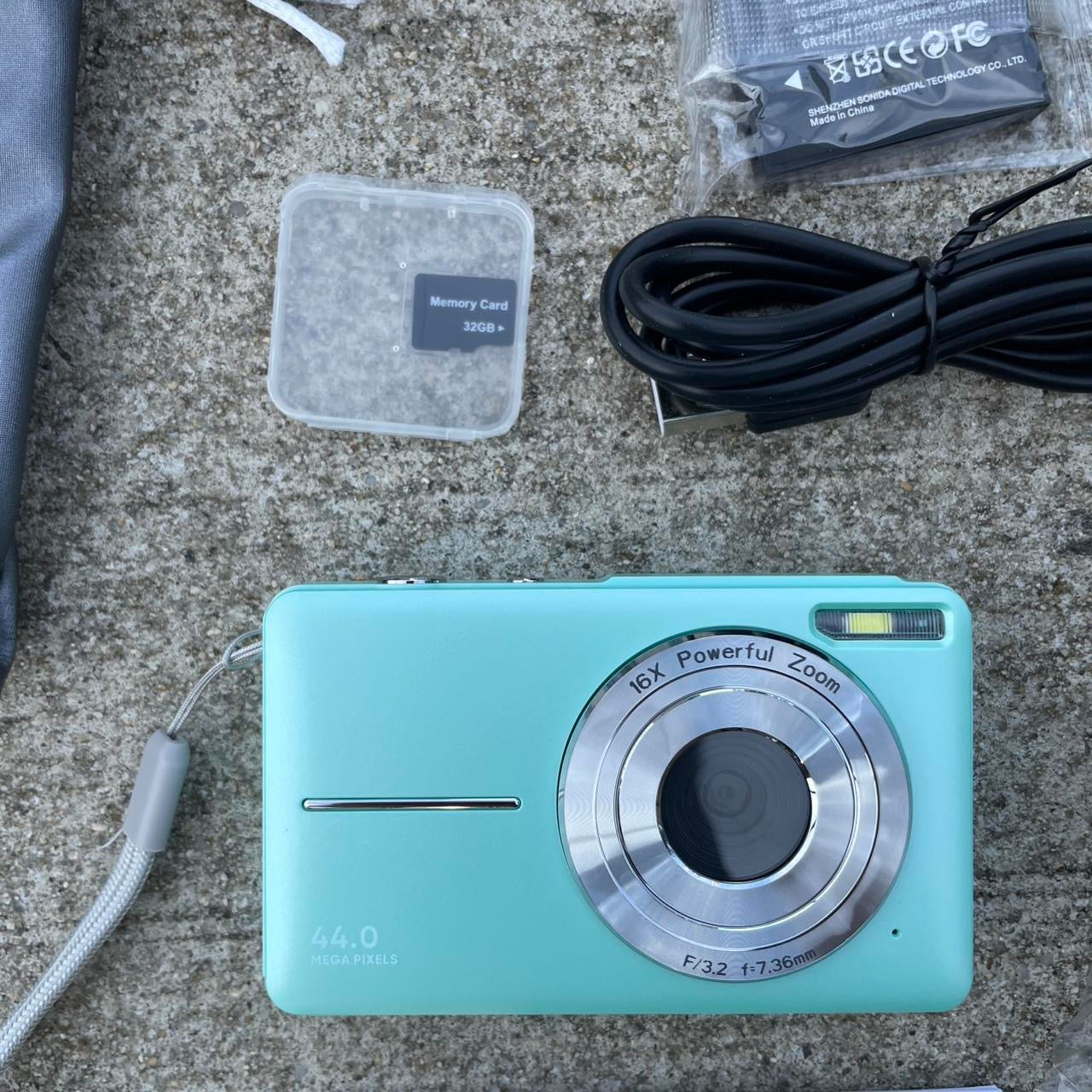 Green Digital Camera, FHD 1080P 44MP Vlogging Camera with LCD Screen 16X Zoom Compact Portable Mini Rechargeable Camera Gifts with 32GB SD Card - ALL BRAND NEW!