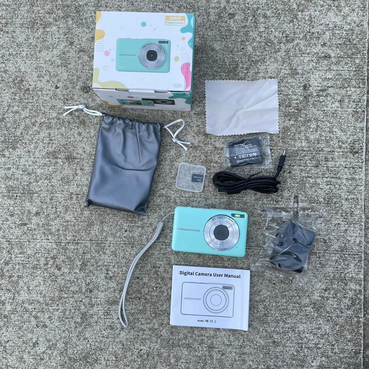 Green Digital Camera, FHD 1080P 44MP   Vlogging Camera with LCD Screen 16X Zoom Compact Portable   Mini Rechargeable Camera Gifts  with  32GB   SD Card  - ALL BRAND NEW!