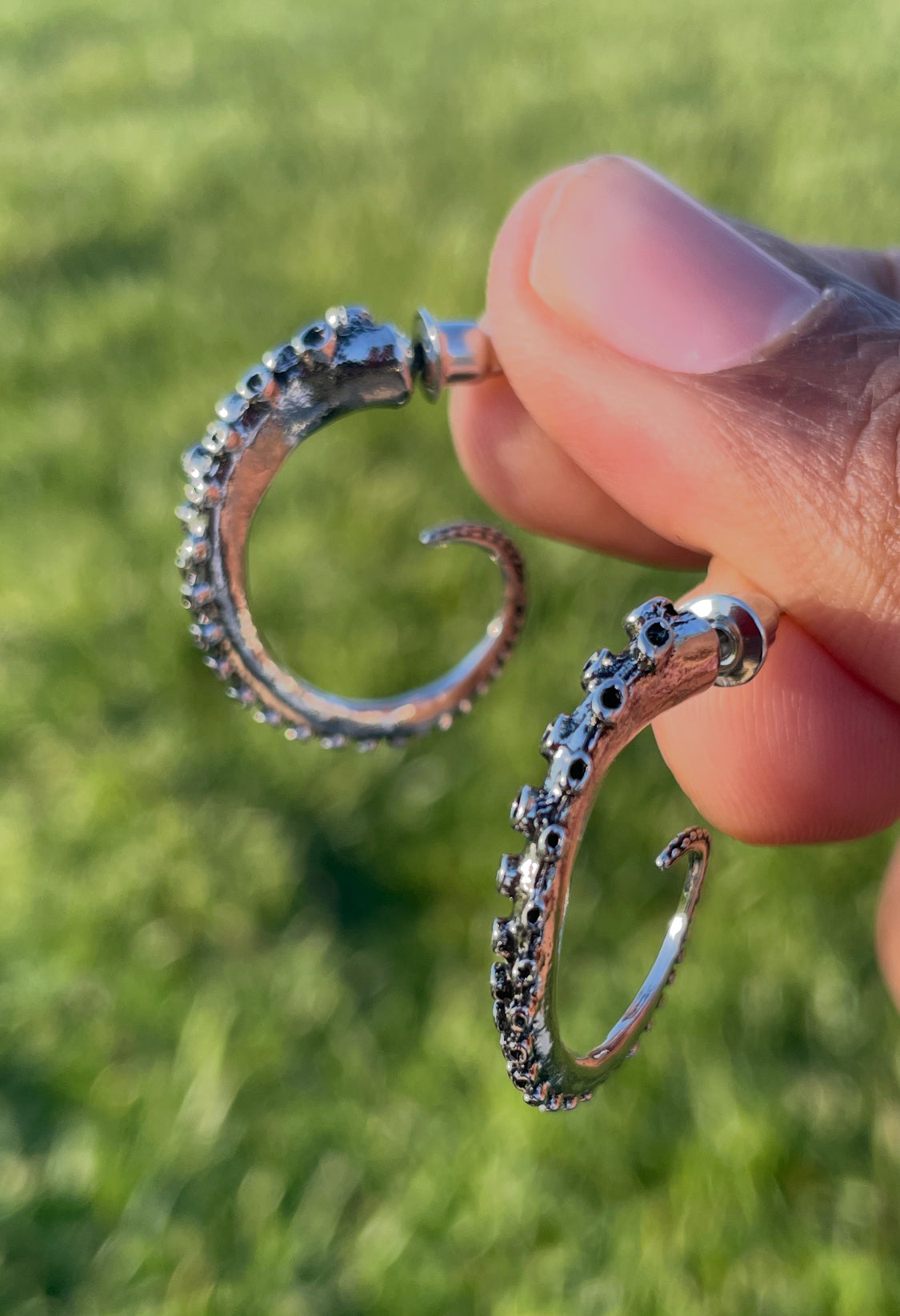 2 PCs Grunge gothic octopus claw shape silver studs earrings emo boho punk alternative jewelry