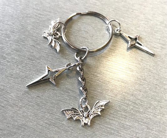 Silver Bats stars Keychain - Gothic Bats with Stars pendants keychain - Grunge Punk emo boho Y2K accessories jewelry