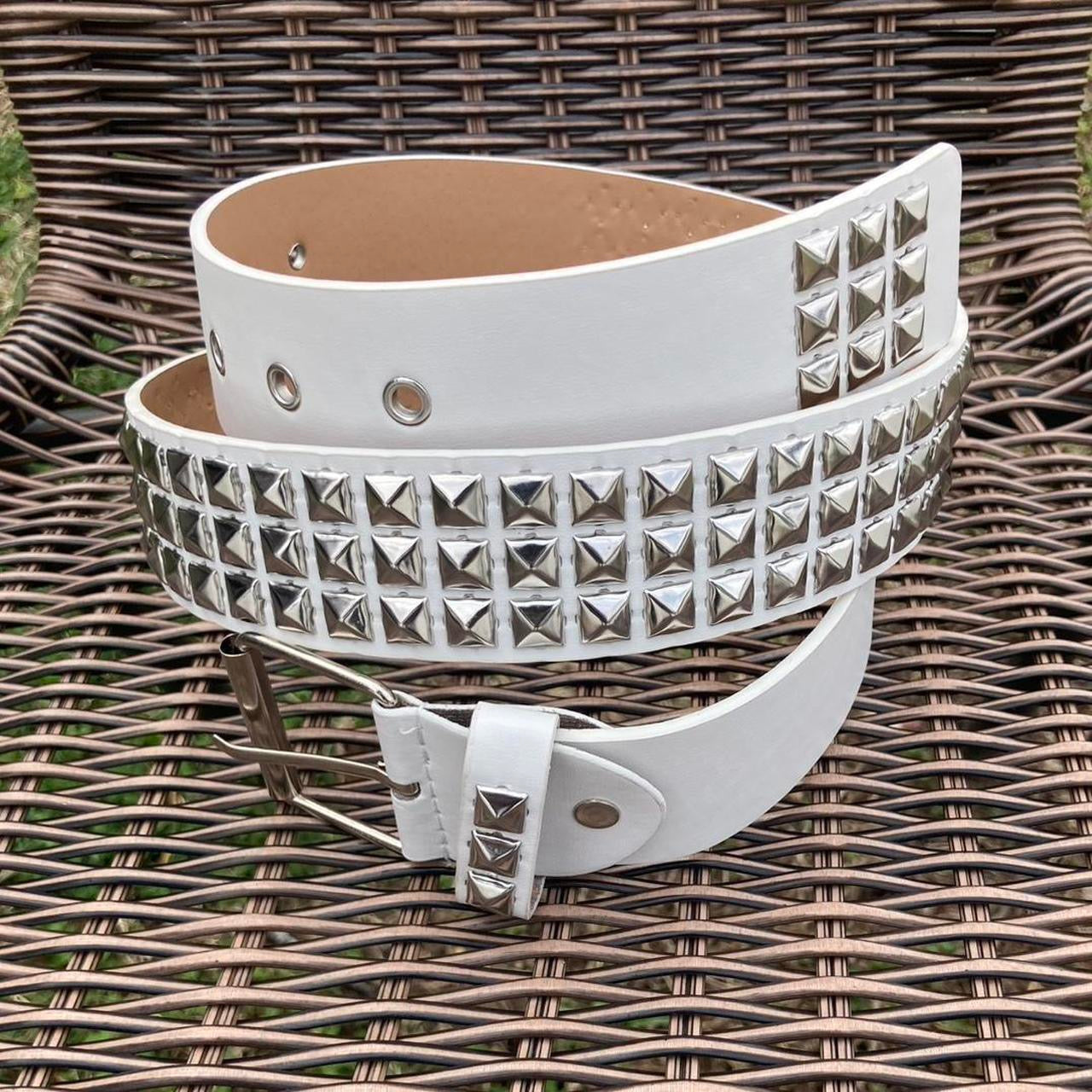 Punk silver studded white faux leather belt - gothic Fashionable Four Square Pyramid Rivet Jeans Suit Pants Belt - stylish emo boho grunge Y2K belt clothing accessories for skater biker unisex