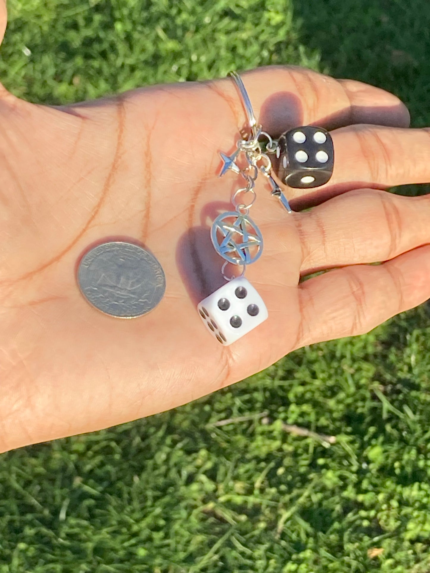 Y2K Punk silver stars pentagram black and white dices keychain - gothic style charms - cool emo grunge vintage antique Skater streetwear Style - minimalist stars pentagram dice Tribal jewelry