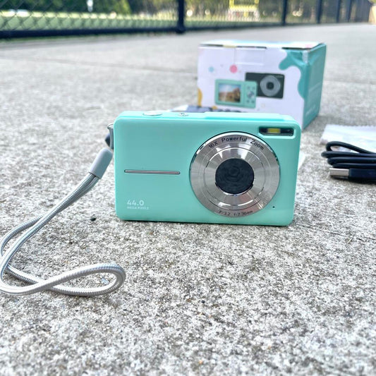 Green Digital Camera, FHD 1080P 44MP   Vlogging Camera with LCD Screen 16X Zoom Compact Portable   Mini Rechargeable Camera Gifts  with  32GB   SD Card  - ALL BRAND NEW!
