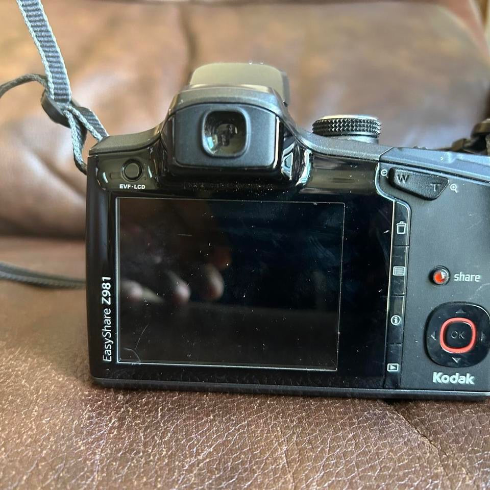 Used Kodak EasyShare Z981  14 Mp Digital with strap Camera Black TESTED! With sd card