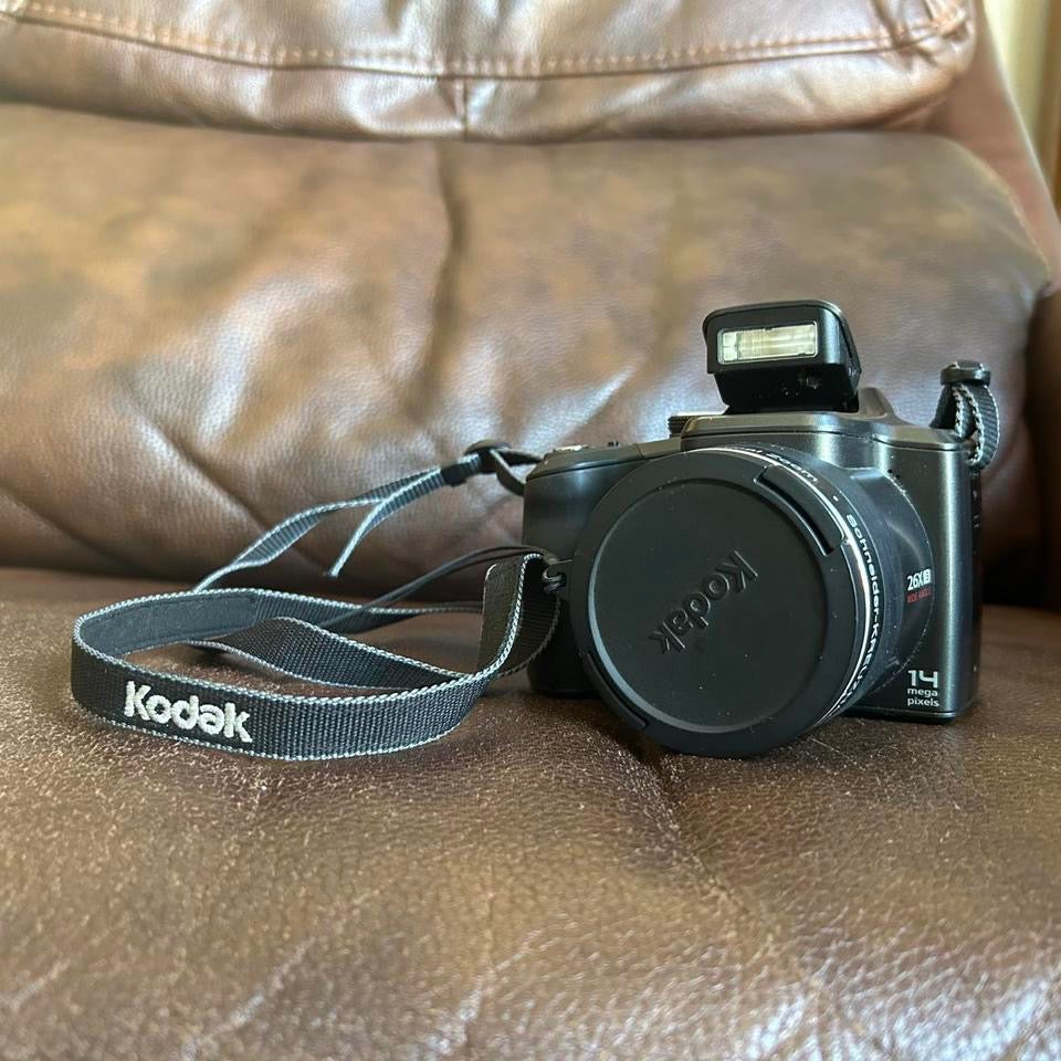 Used Kodak EasyShare Z981  14 Mp Digital with strap Camera Black TESTED! With sd card