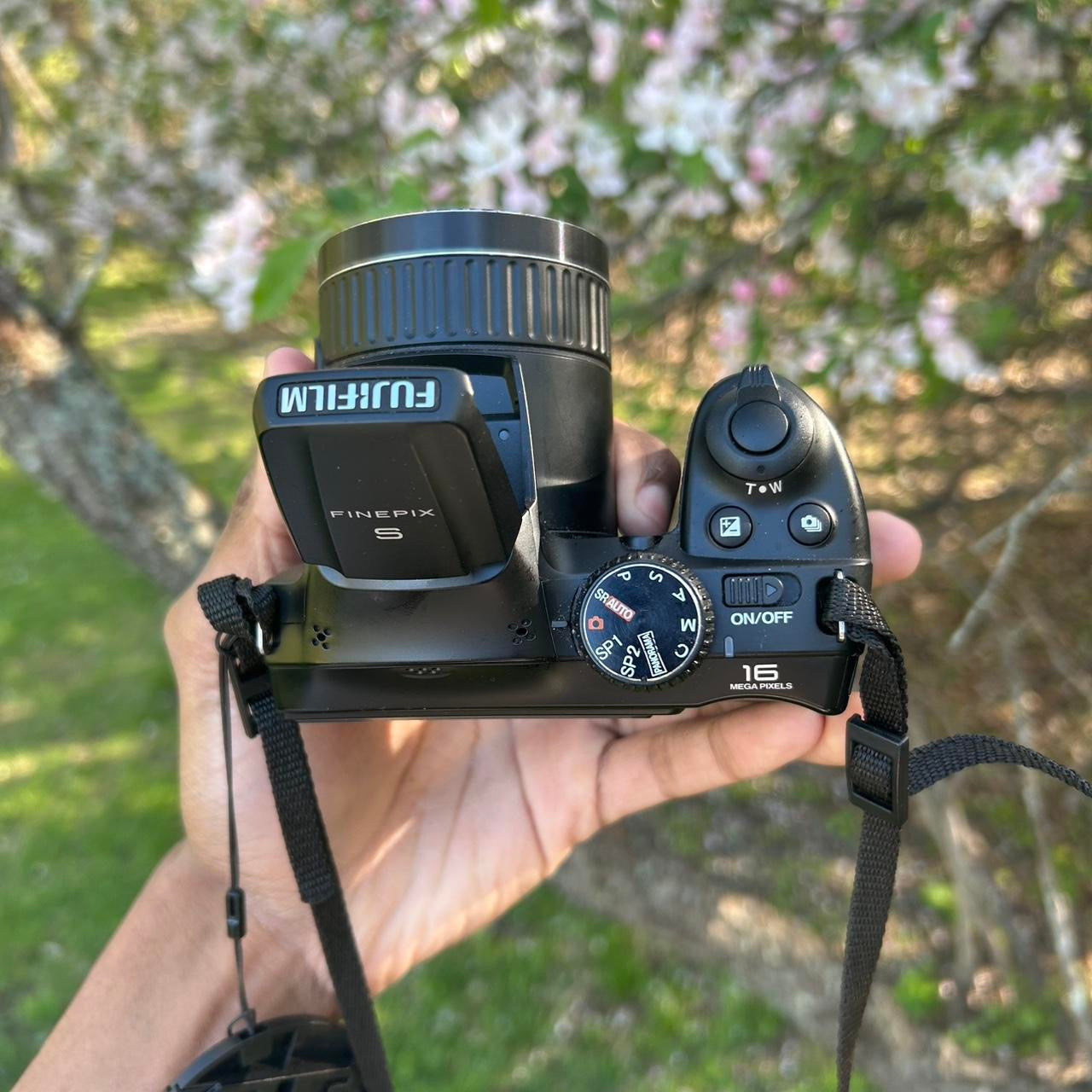 Fujifilm FinePix S4830 16Mp 30 x Zoom Digital Camera Black used  w/strap +Sd Card +lens cover