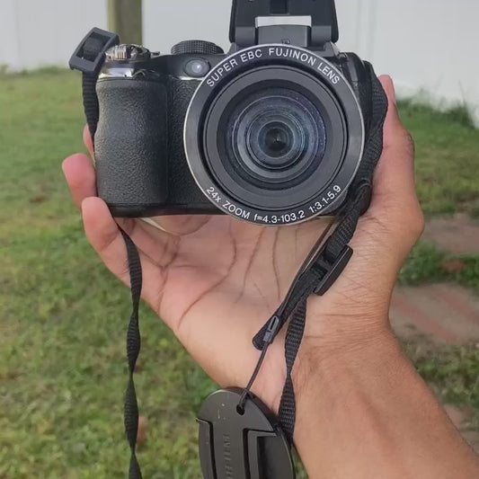 Fujifilm Finepix S4250WM 14MP 24X Digital Camera with Cap ,  Sd Card and  Carry Bag
Tested